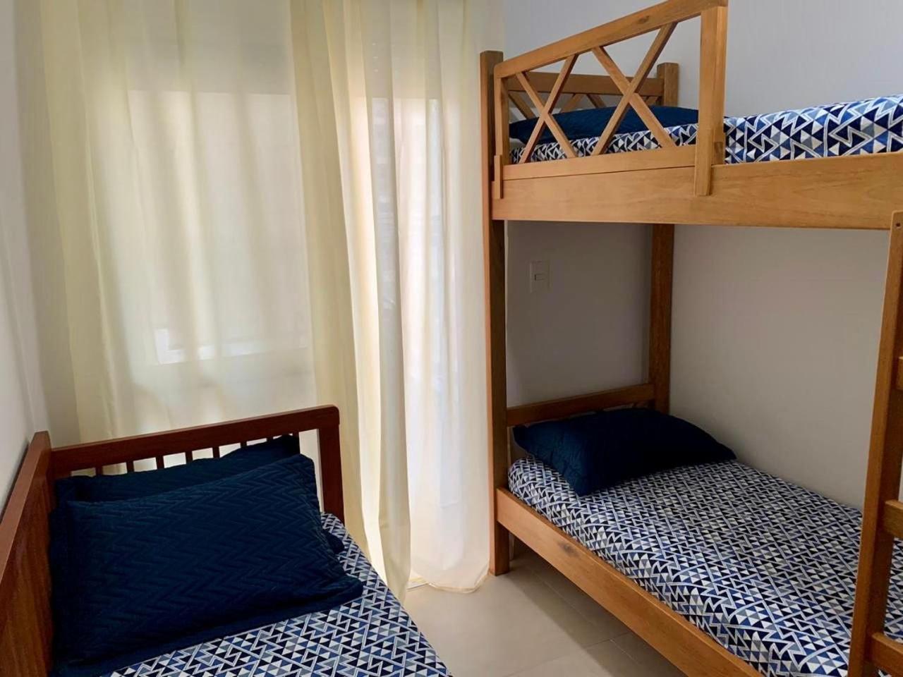Apartamentos a 100m Praia das Toninhas PISCINA AQUECIDA