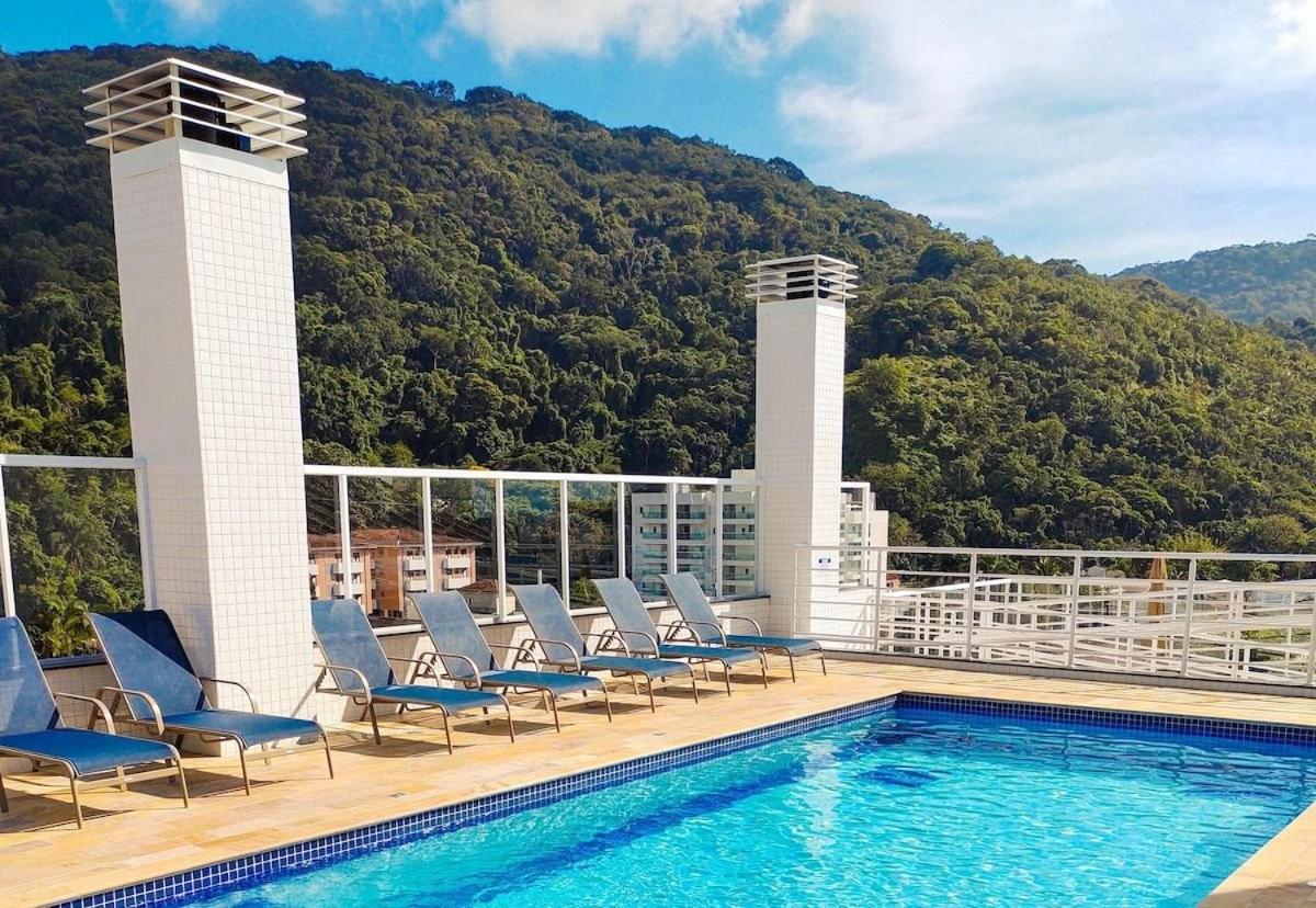 Apartamentos 300m Praia das Toninhas - vista para a serra do mar