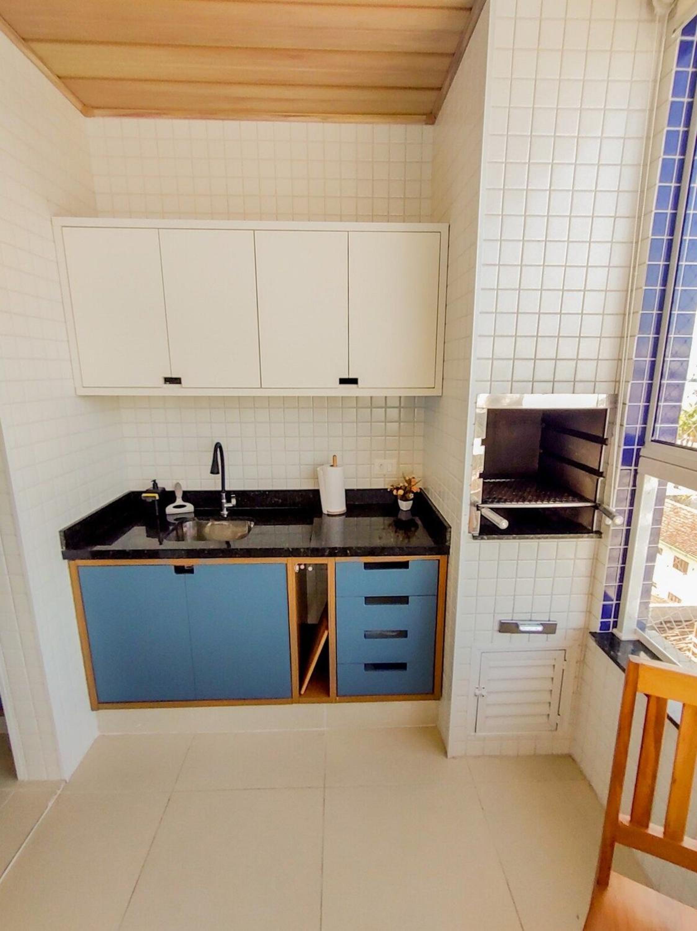 Apartamentos 300m Praia das Toninhas - vista para a serra do mar