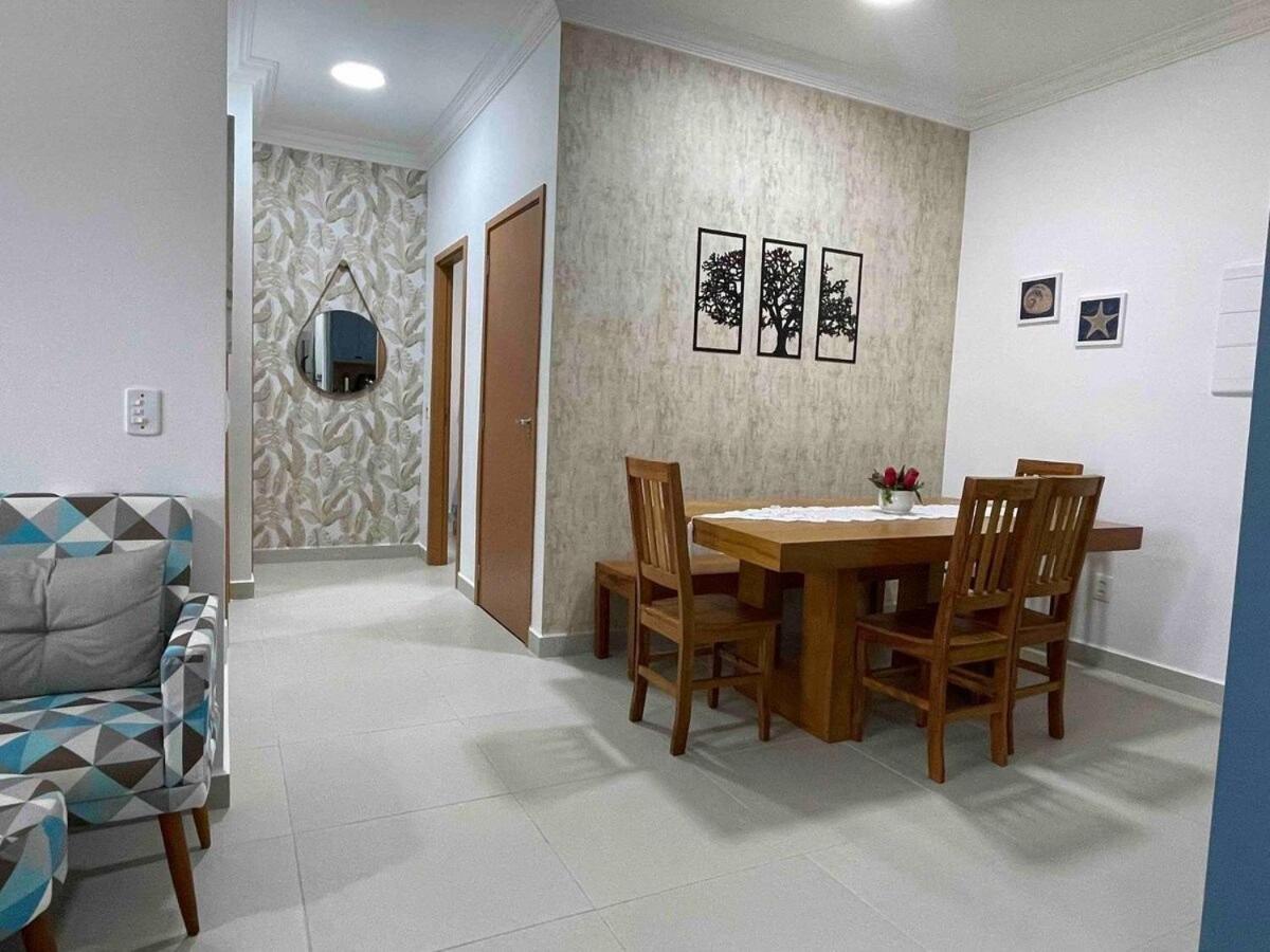 Apartamentos 300m Praia das Toninhas - vista para a serra do mar