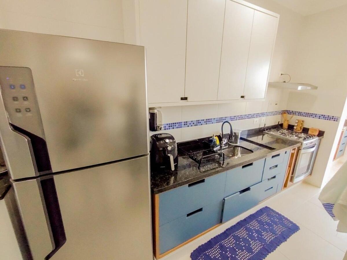 Apartamentos 300m Praia das Toninhas - vista para a serra do mar