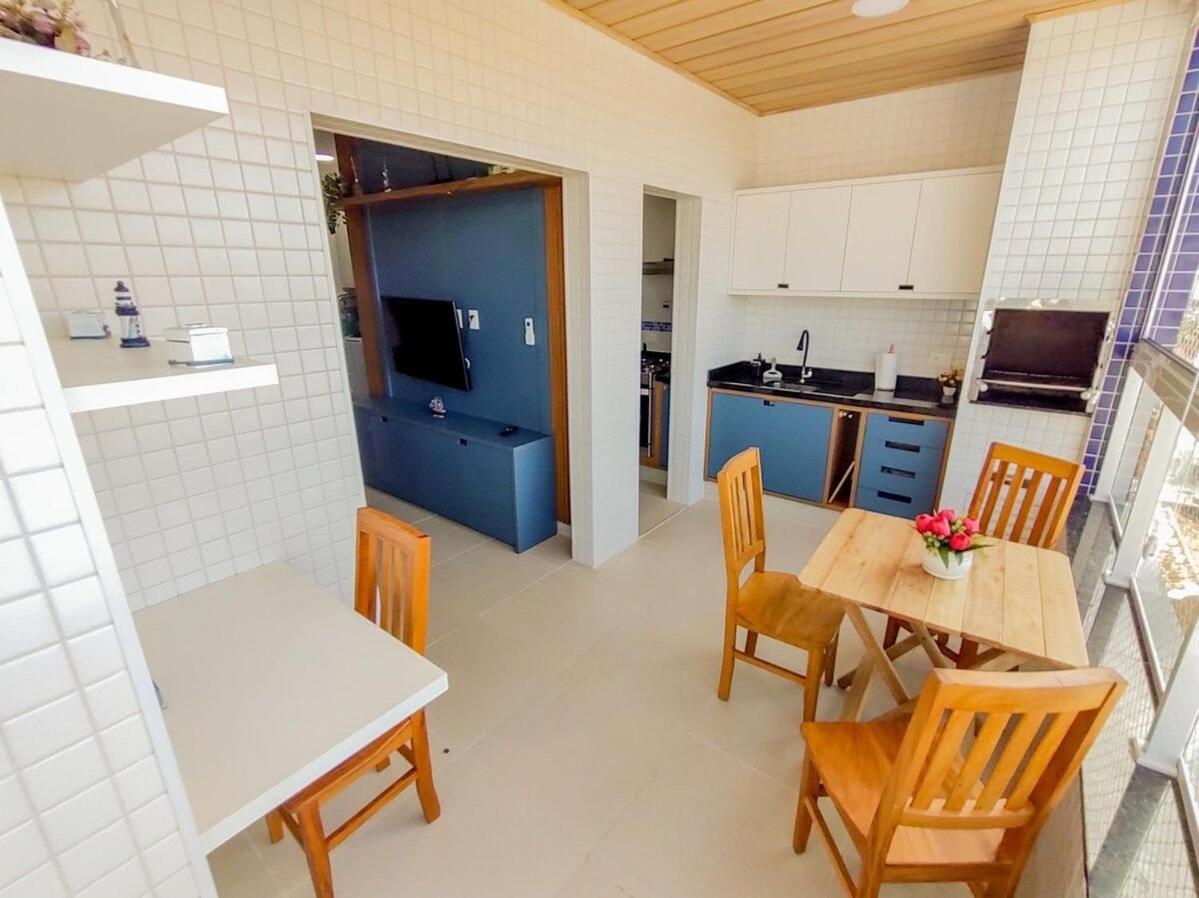Apartamentos 300m Praia das Toninhas - vista para a serra do mar