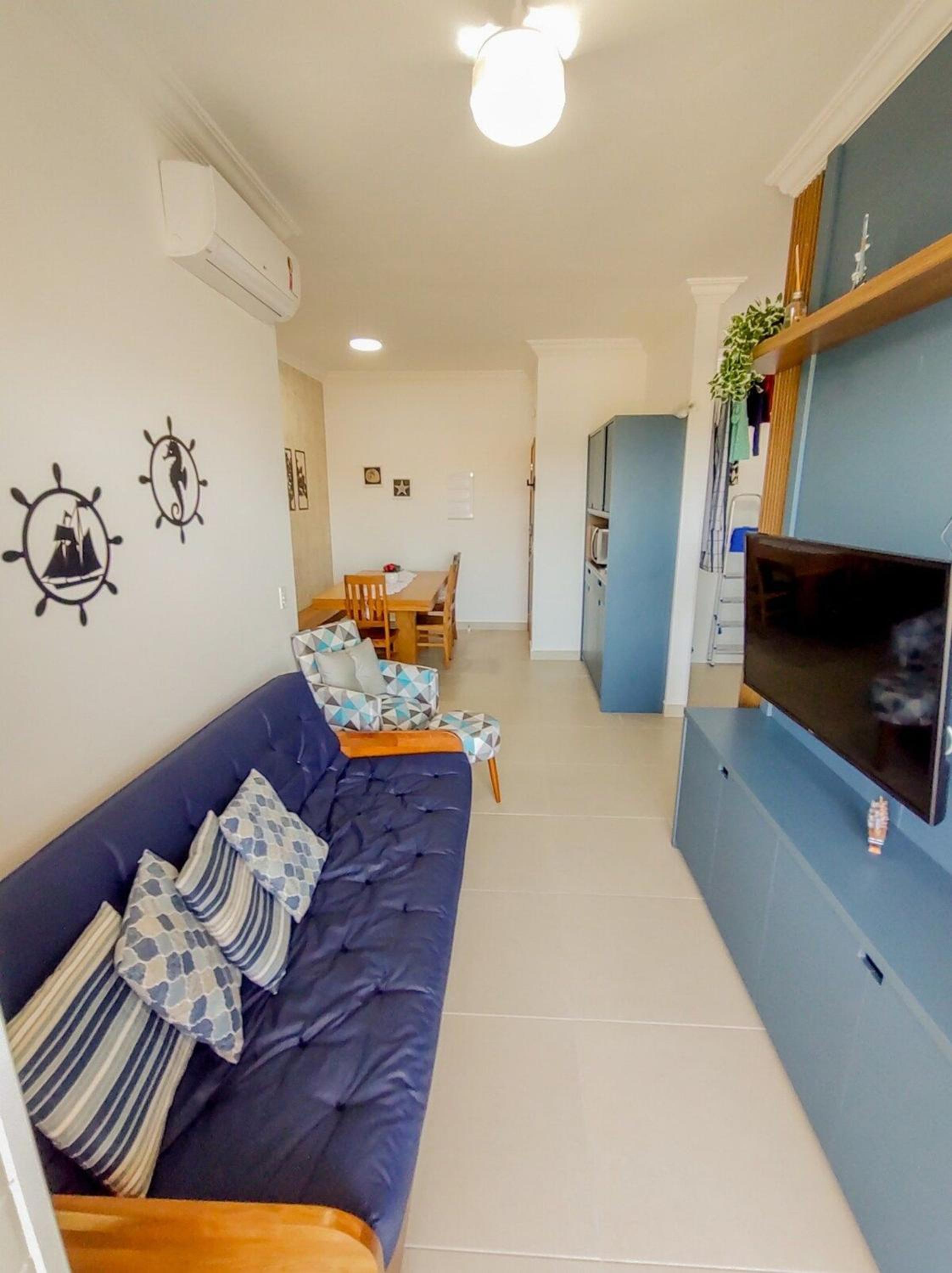 Apartamentos 300m Praia das Toninhas - vista para a serra do mar