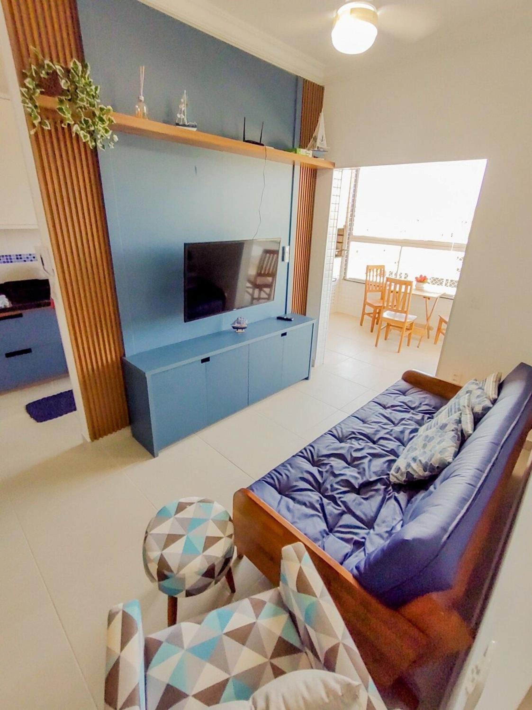 Apartamentos 300m Praia das Toninhas - vista para a serra do mar