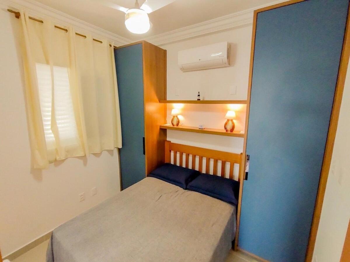 Apartamentos 300m Praia das Toninhas - vista para a serra do mar