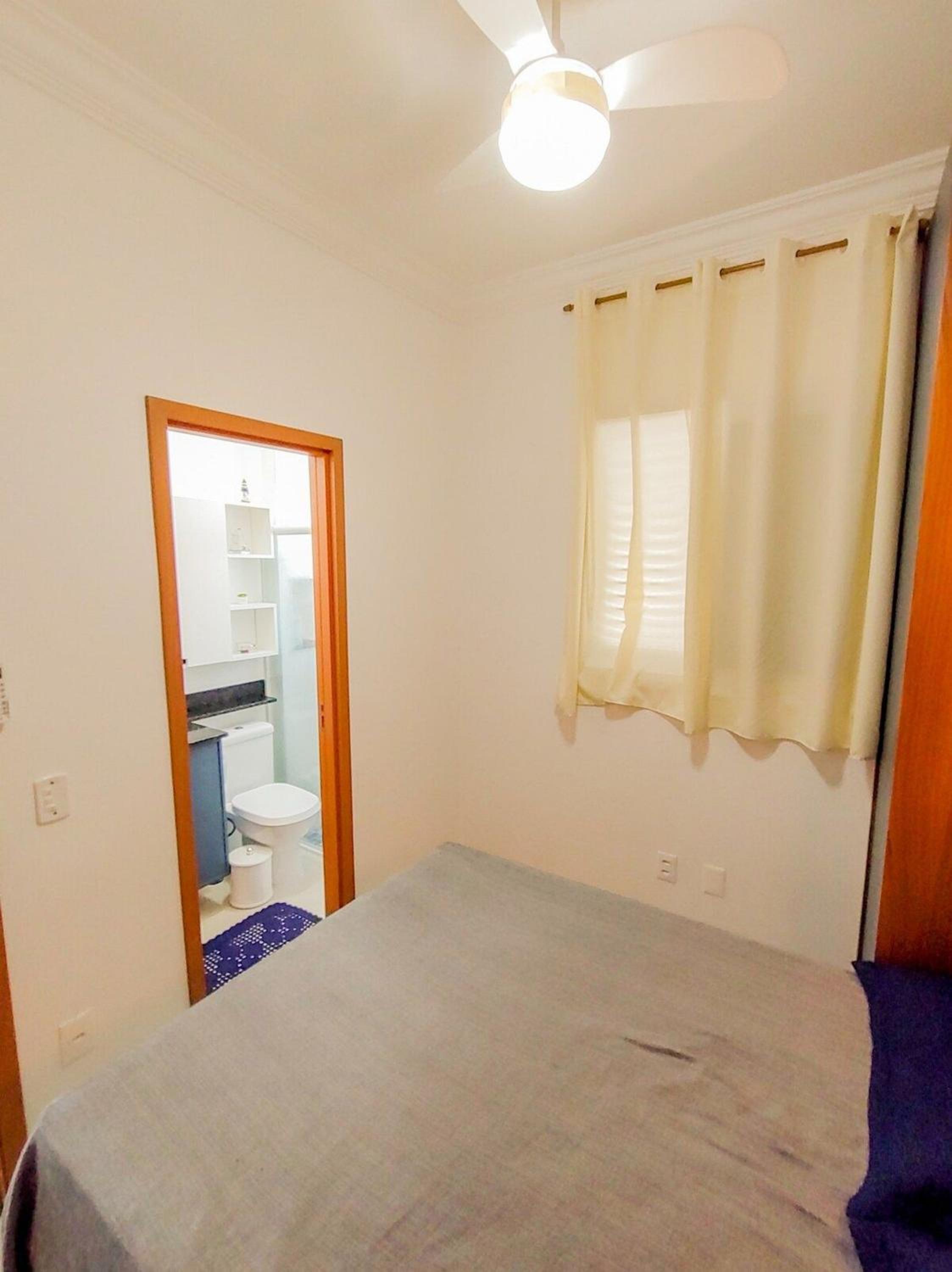 Apartamentos 300m Praia das Toninhas - vista para a serra do mar