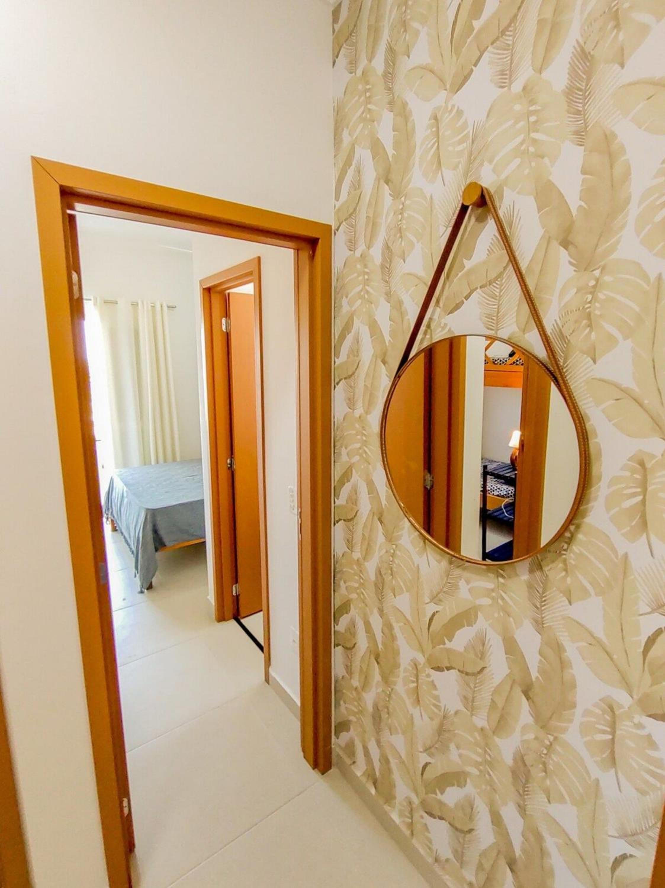 Apartamentos 300m Praia das Toninhas - vista para a serra do mar