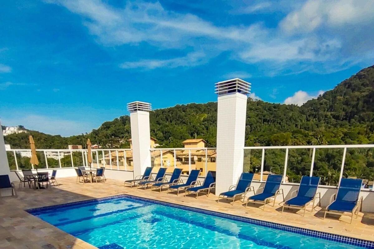 Apartamentos 300m Praia das Toninhas - vista para a serra do mar
