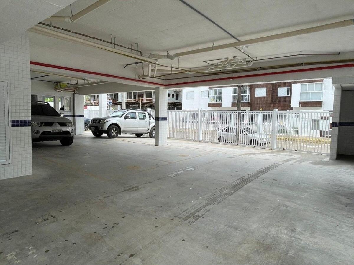 Apartamentos 300m Praia das Toninhas - vista para a serra do mar