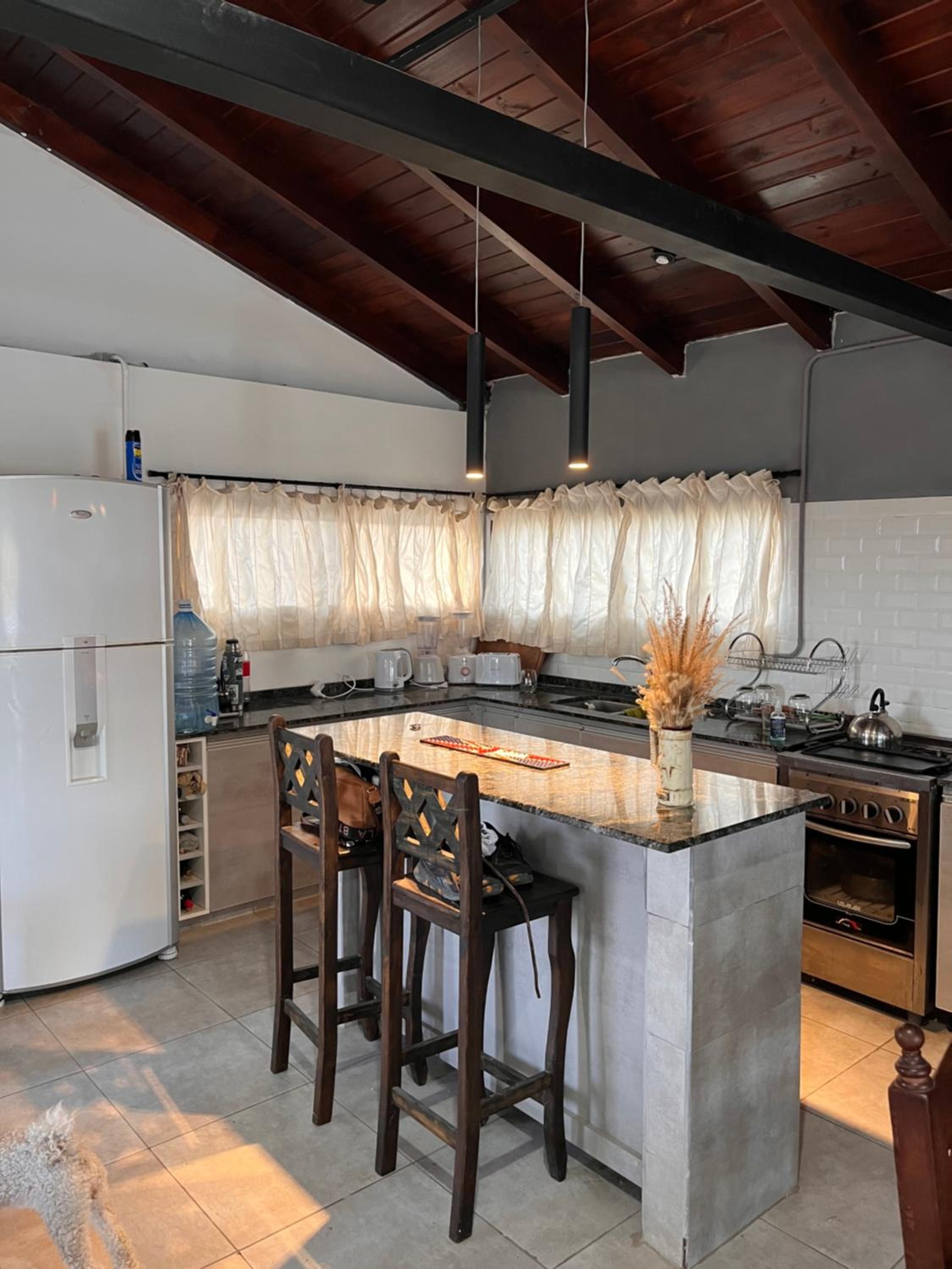 CASA CON PILETA EN ESTANCIA VIEJA