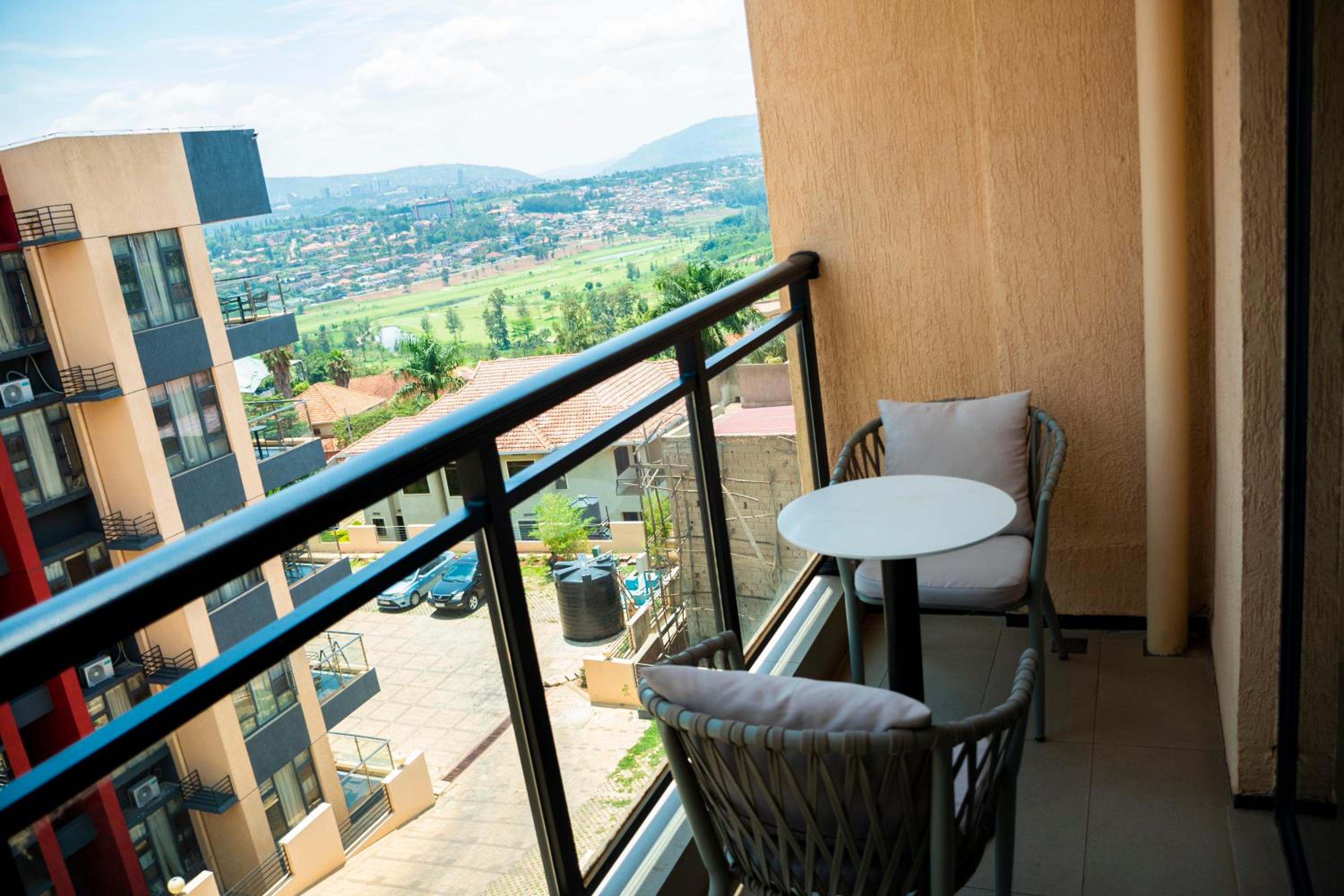 Claire Aparthotel