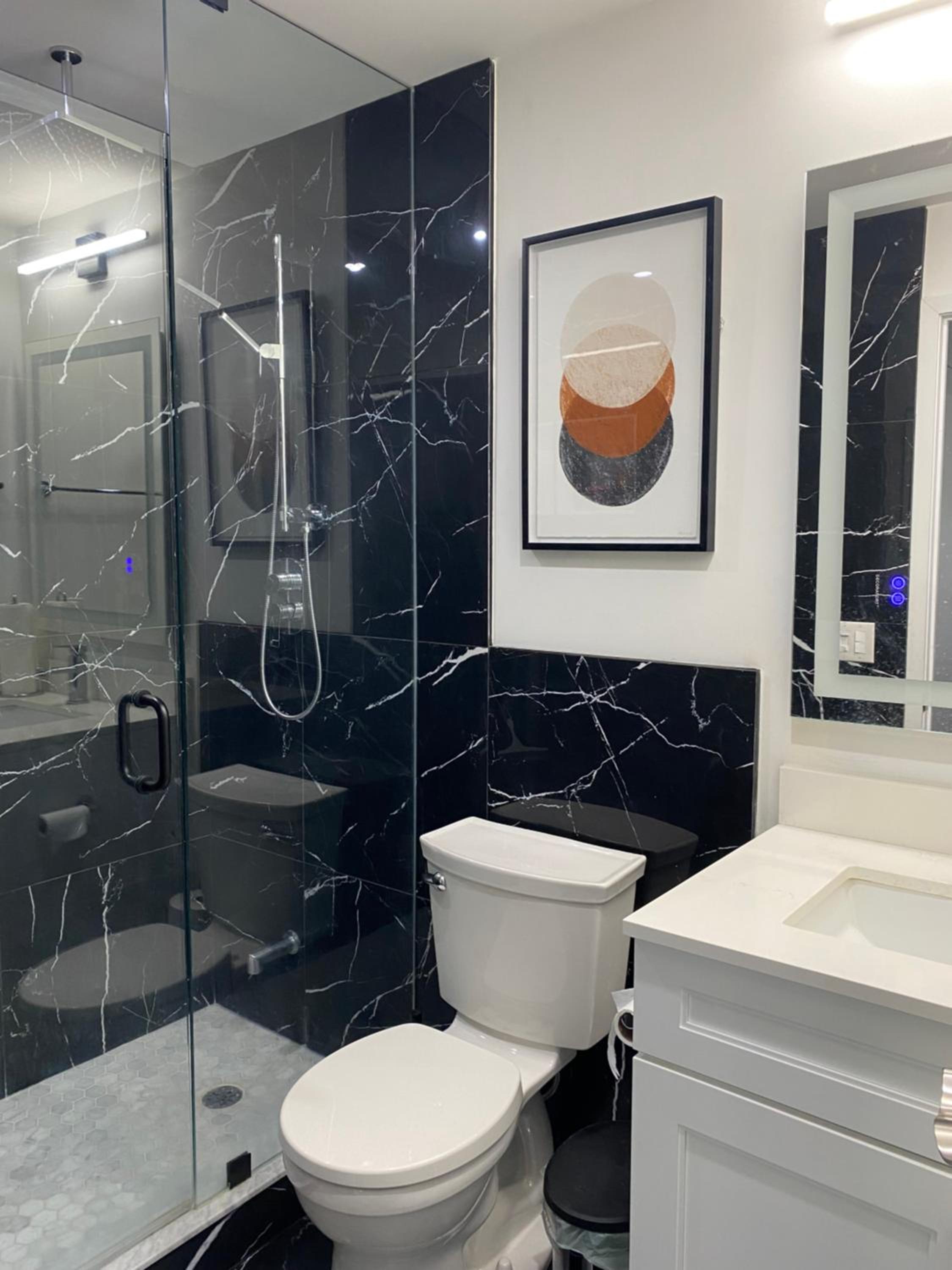 Luxury Condo with city skyline views - Mins to YYZ