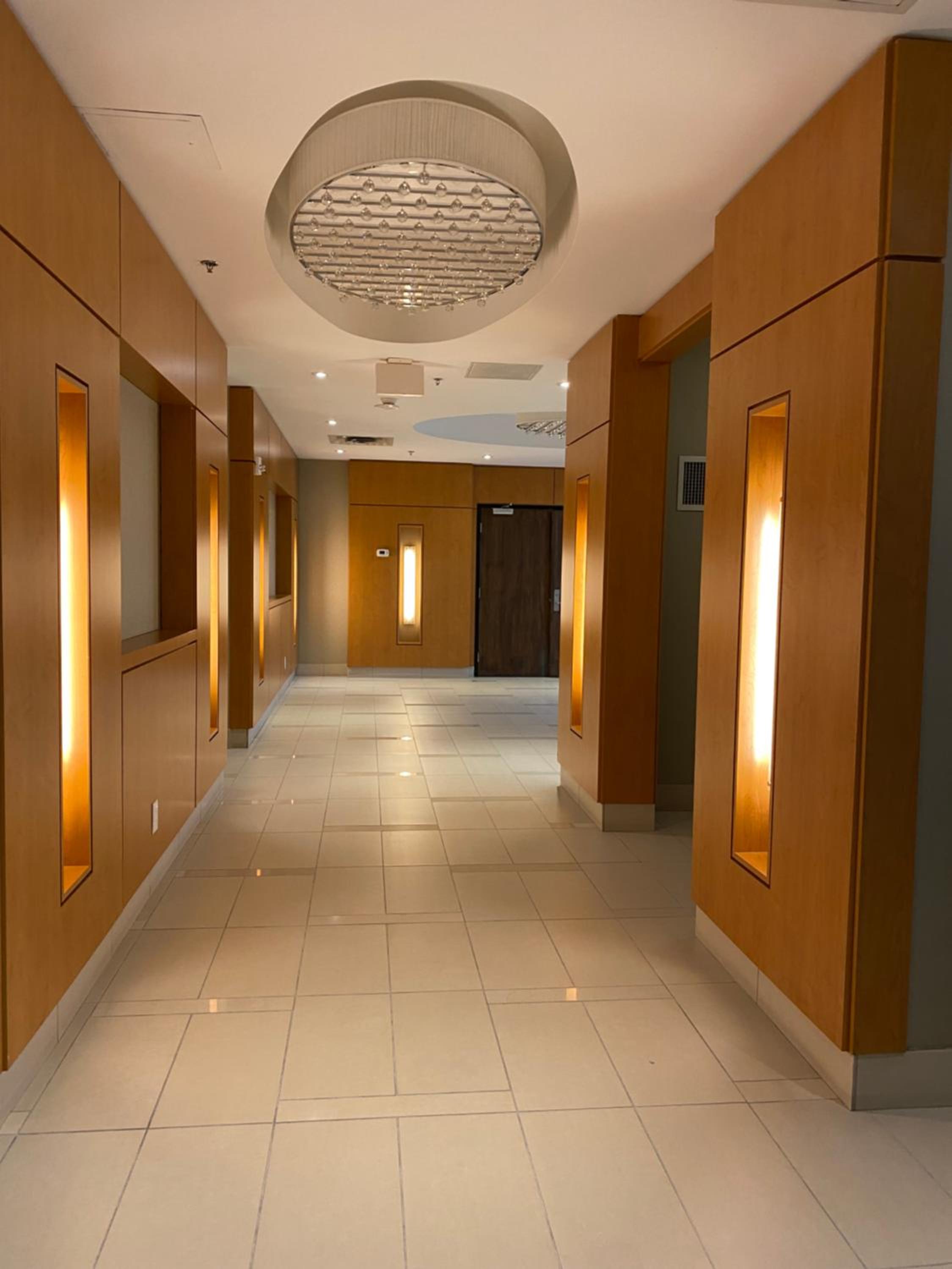 Luxury Condo with city skyline views - Mins to YYZ