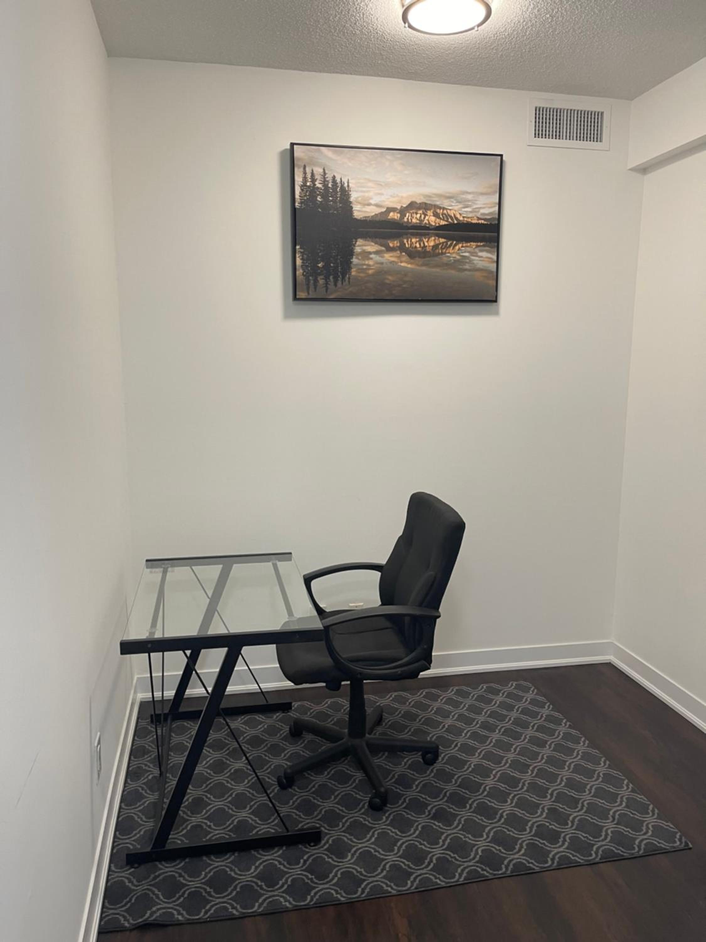 Luxury Condo with city skyline views - Mins to YYZ