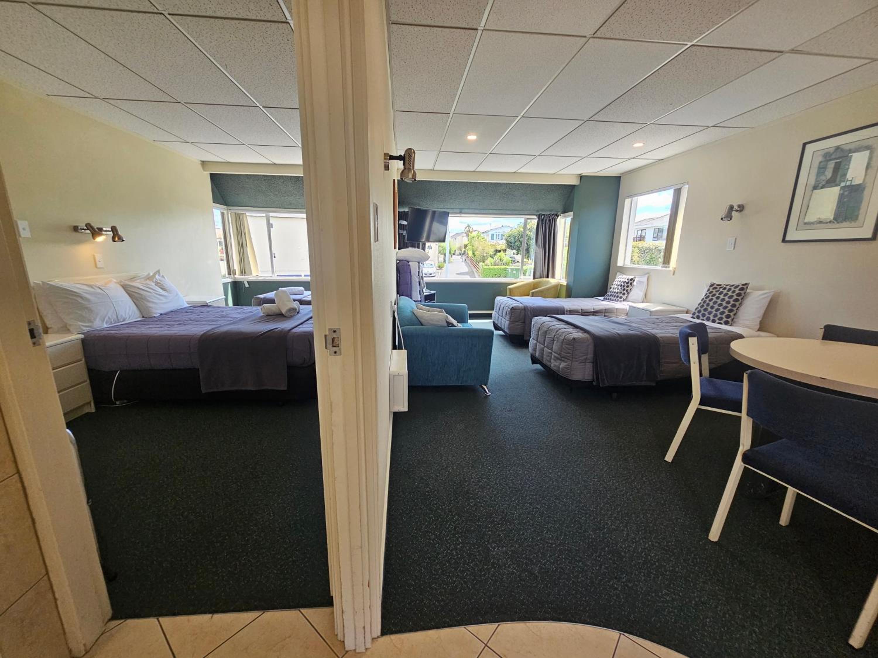 Tui Oaks Motel — photo 81