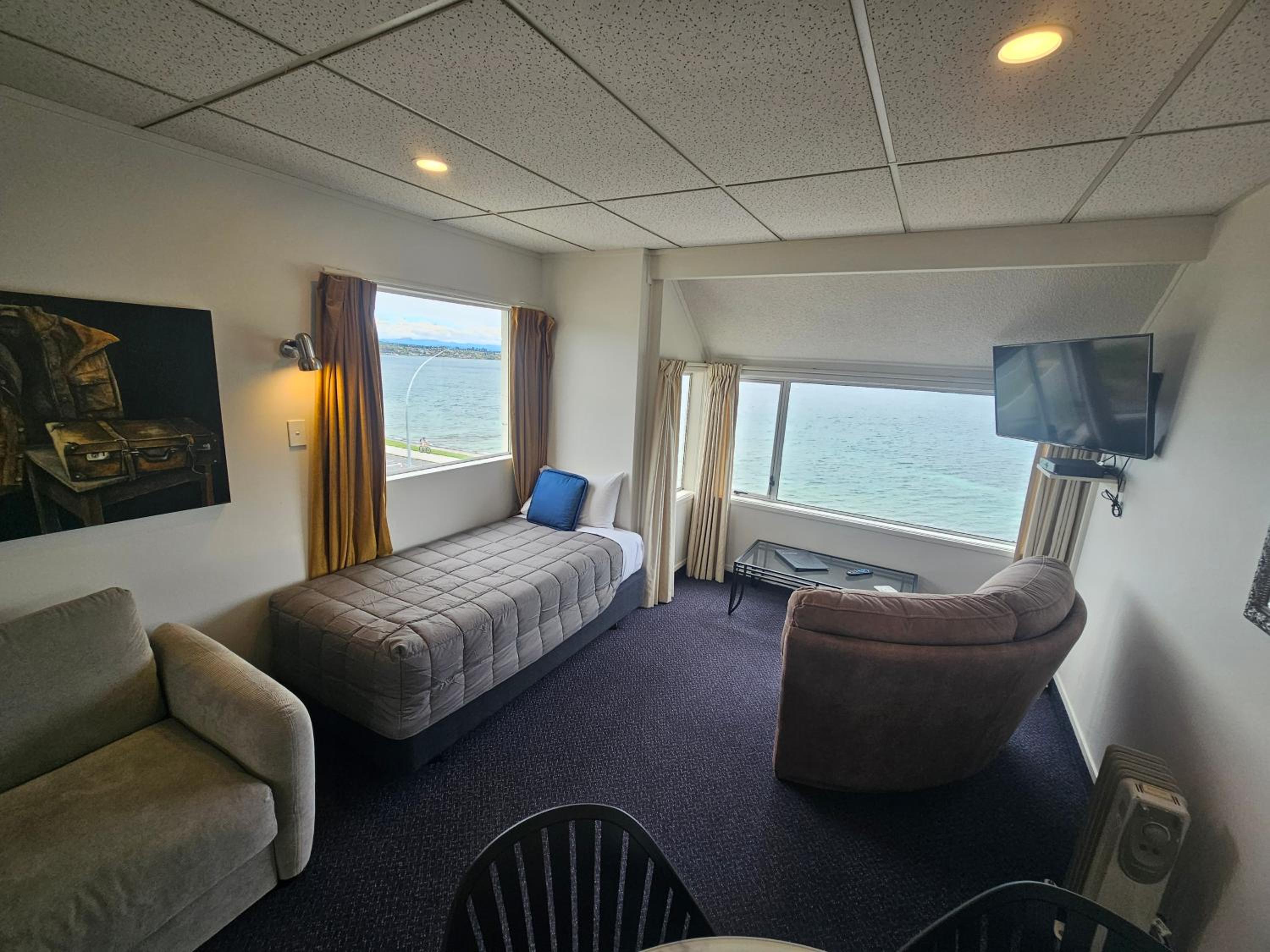 Tui Oaks Motel — photo 80