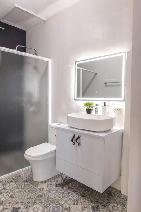 Lakeview Suite