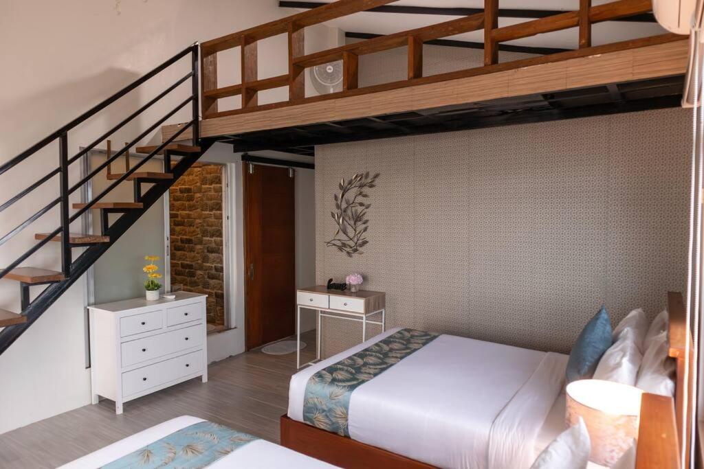 Lakeview Suite