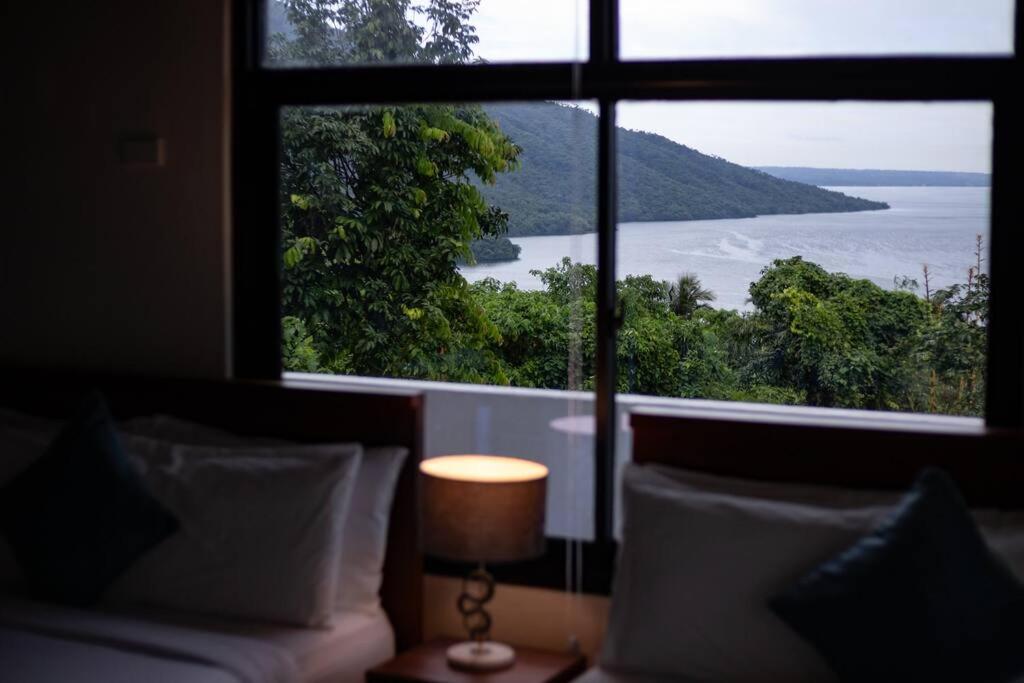 Lakeview Suite