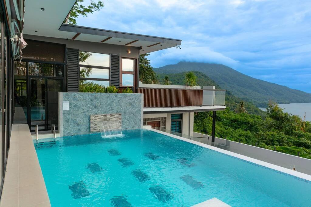 Lakeview Suite