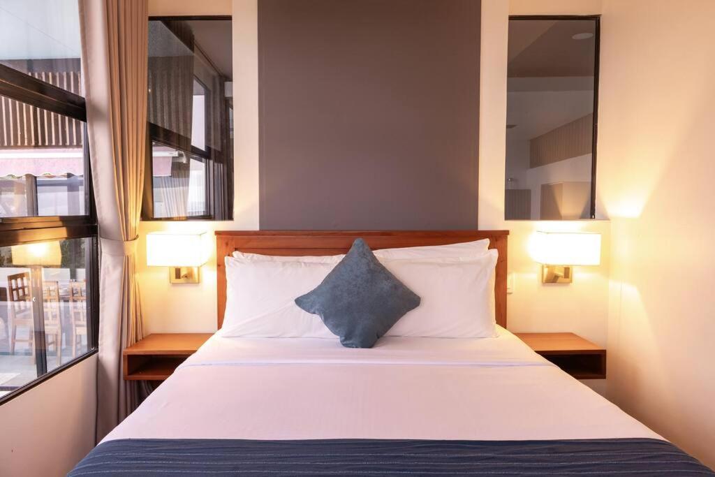 Lakeview Suite