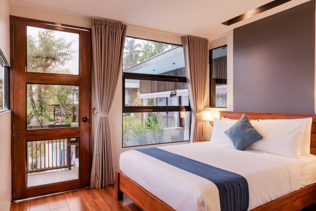 Lakeview Suite