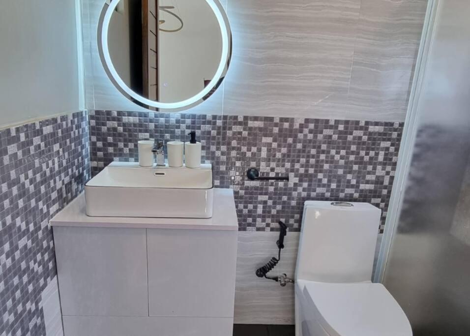 Lakeview Suite