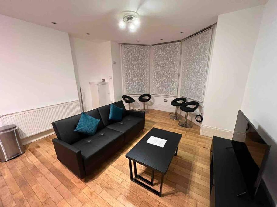 2 bed garden flat West Dulwich FREE STREET PARKING