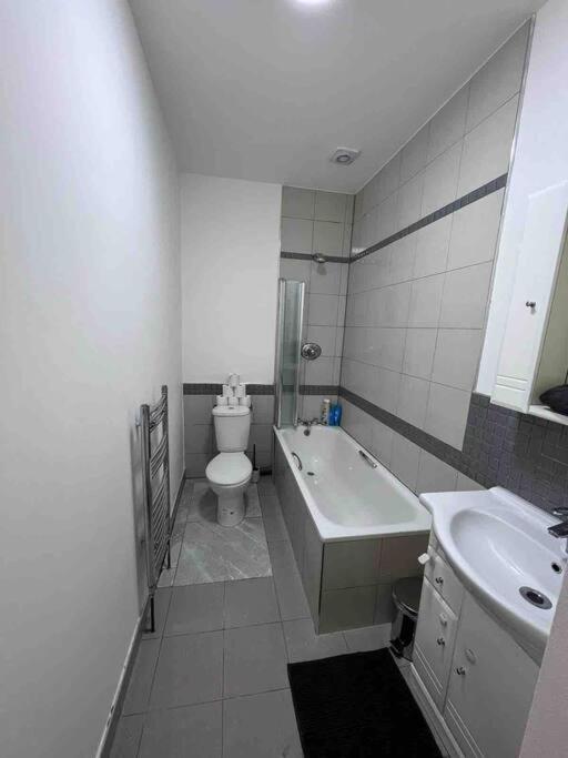 2 bed garden flat West Dulwich FREE STREET PARKING