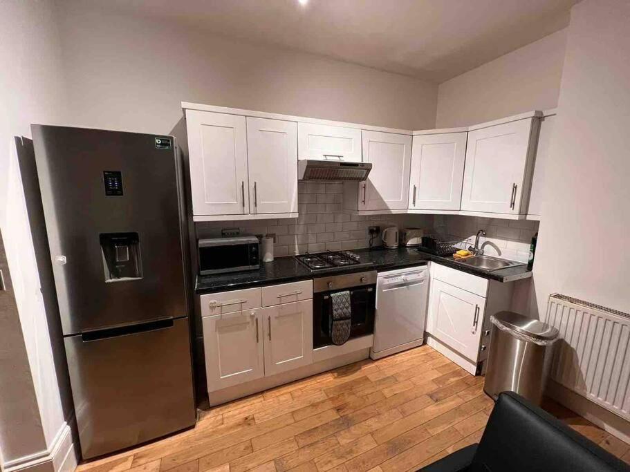 2 bed garden flat West Dulwich FREE STREET PARKING