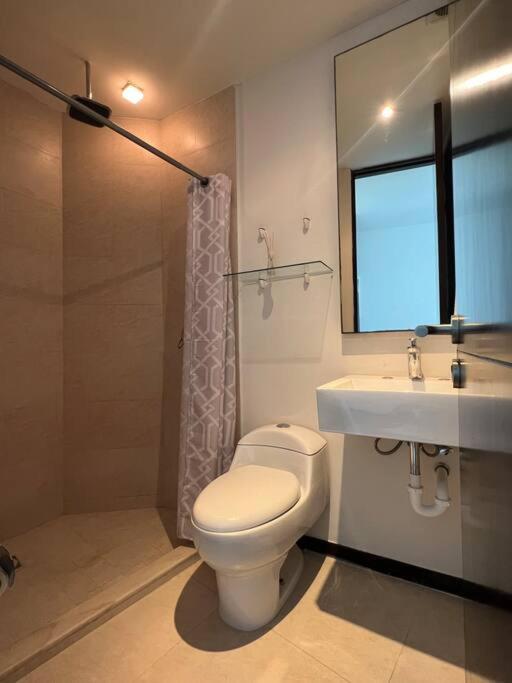 Peninsula Luxury Apartments with ocean front and espectacular views - no pets