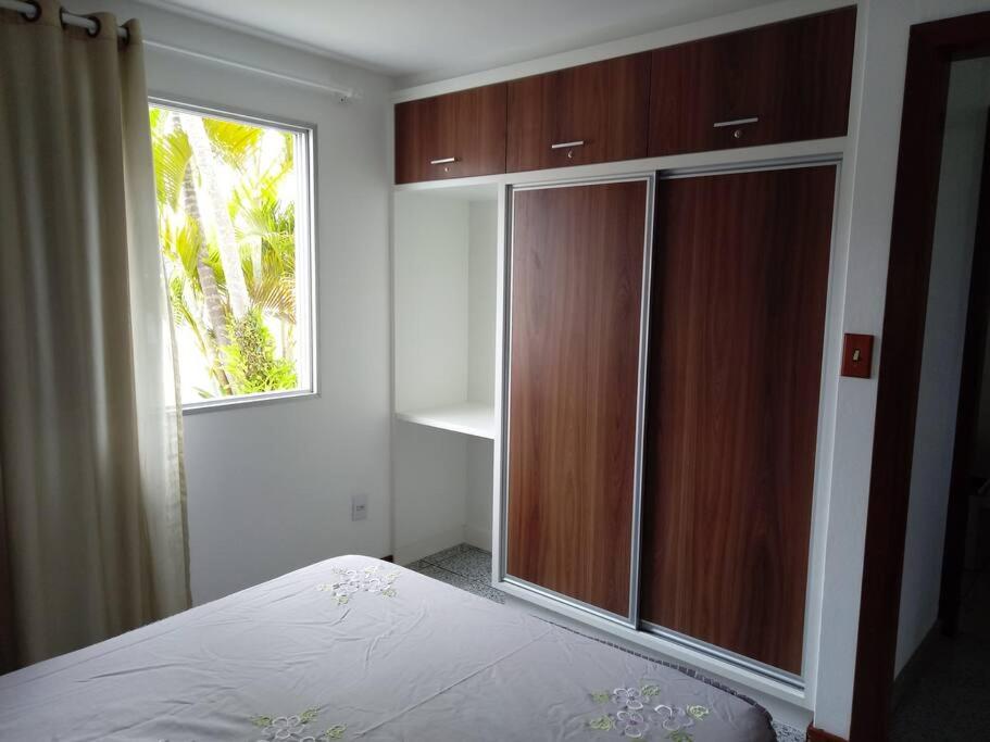 Pé na areia, casa de frente para o mar, 04 quartos, 04 banheiros