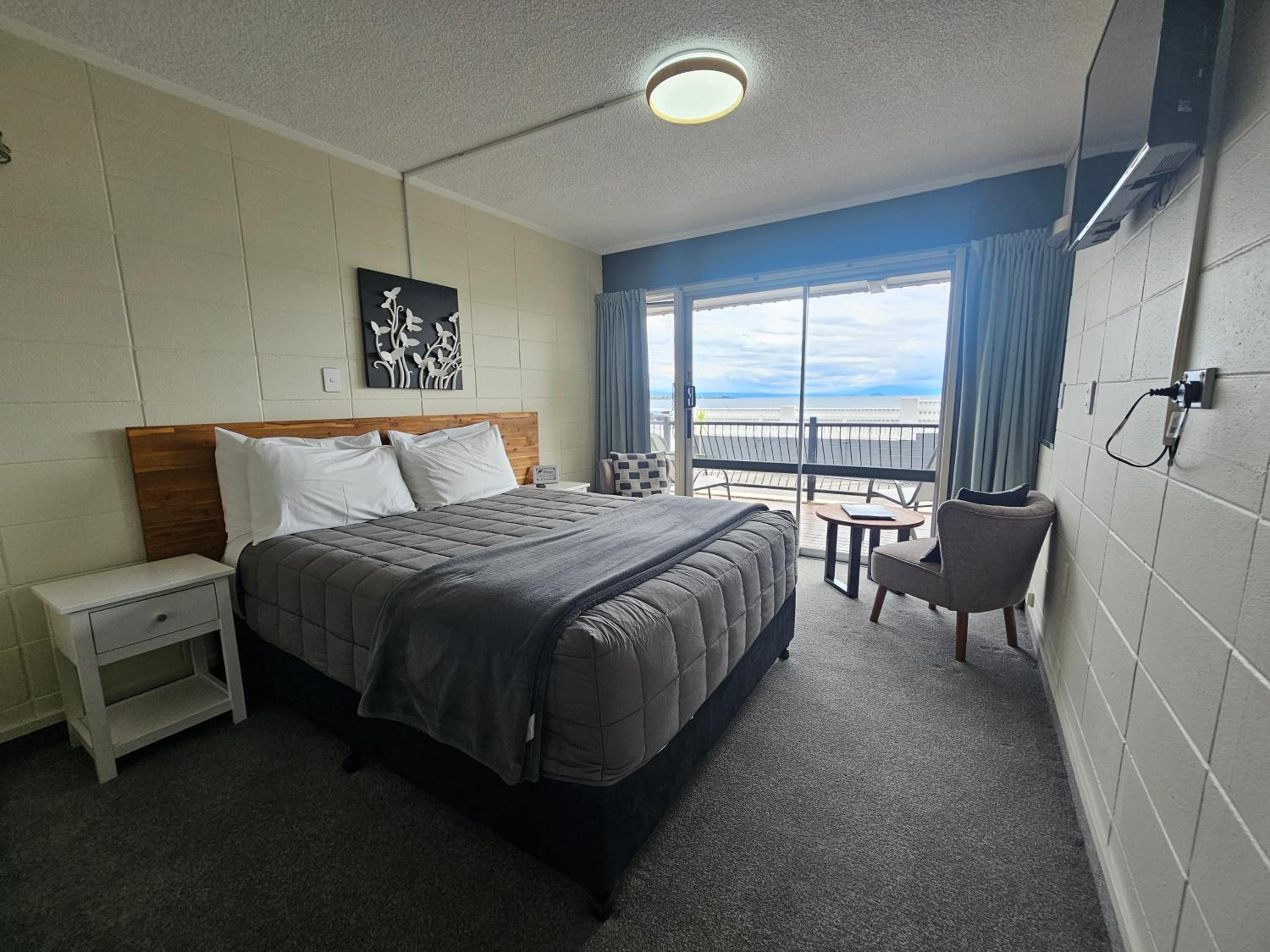 Tui Oaks Motel — photo 59