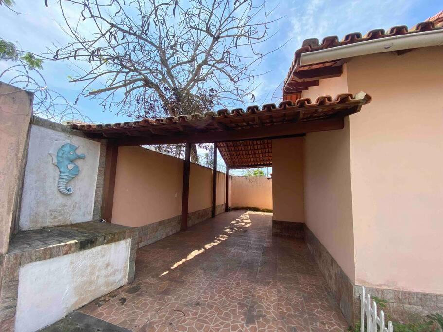 Casa com piscina próxima ao Shopping Park lagos
