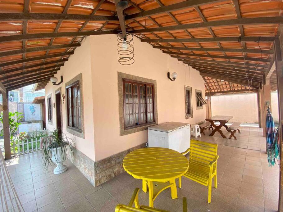 Casa com piscina próxima ao Shopping Park lagos