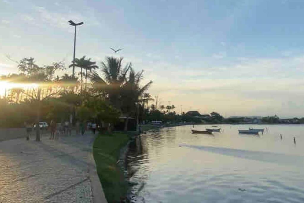 Casa com piscina próxima ao Shopping Park lagos
