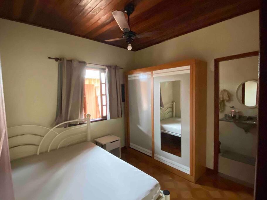 Casa com piscina próxima ao Shopping Park lagos