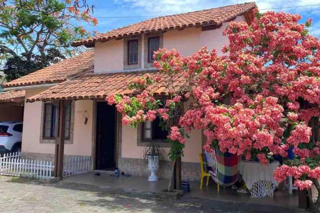 Casa com piscina próxima ao Shopping Park lagos