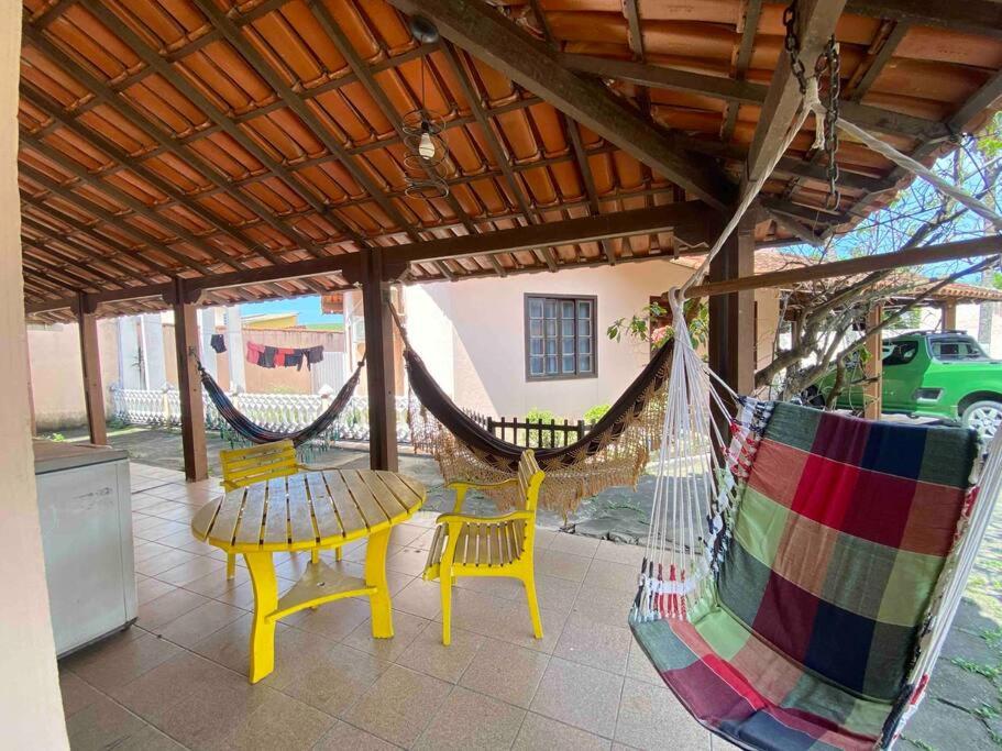 Casa com piscina próxima ao Shopping Park lagos