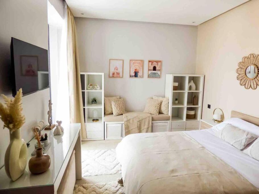 Luxurious Sea-View 2Br Apartment
