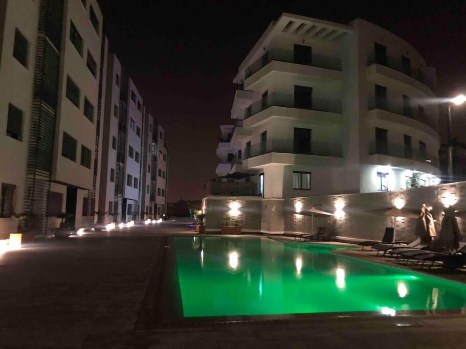 Luxurious Sea-View 2Br Apartment