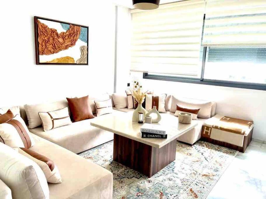 Luxurious Sea-View 2Br Apartment
