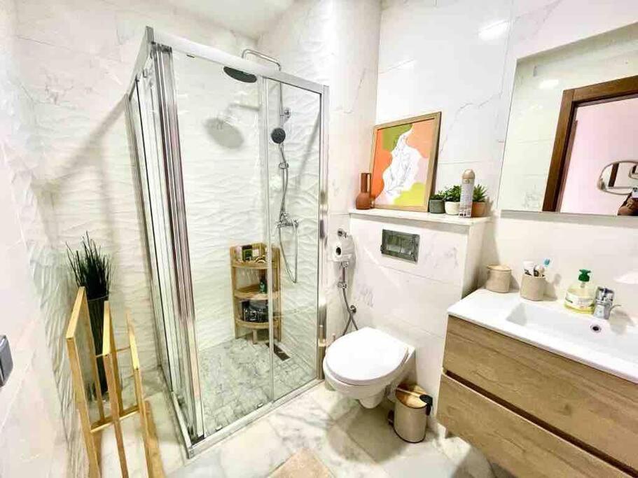 Luxurious Sea-View 2Br Apartment