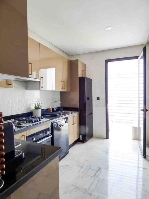 Luxurious Sea-View 2Br Apartment