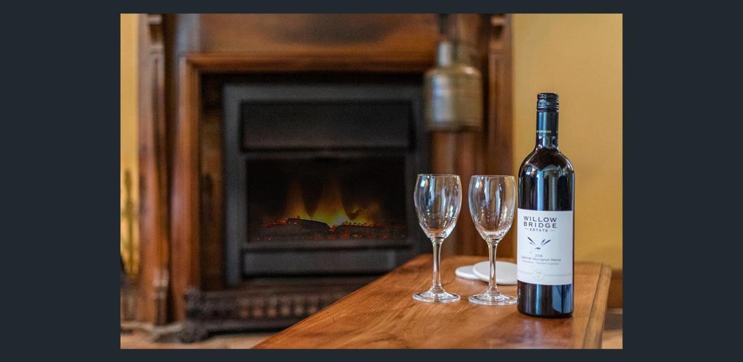 The Gamekeepers Spa Cottage in Tamborine Mountain
