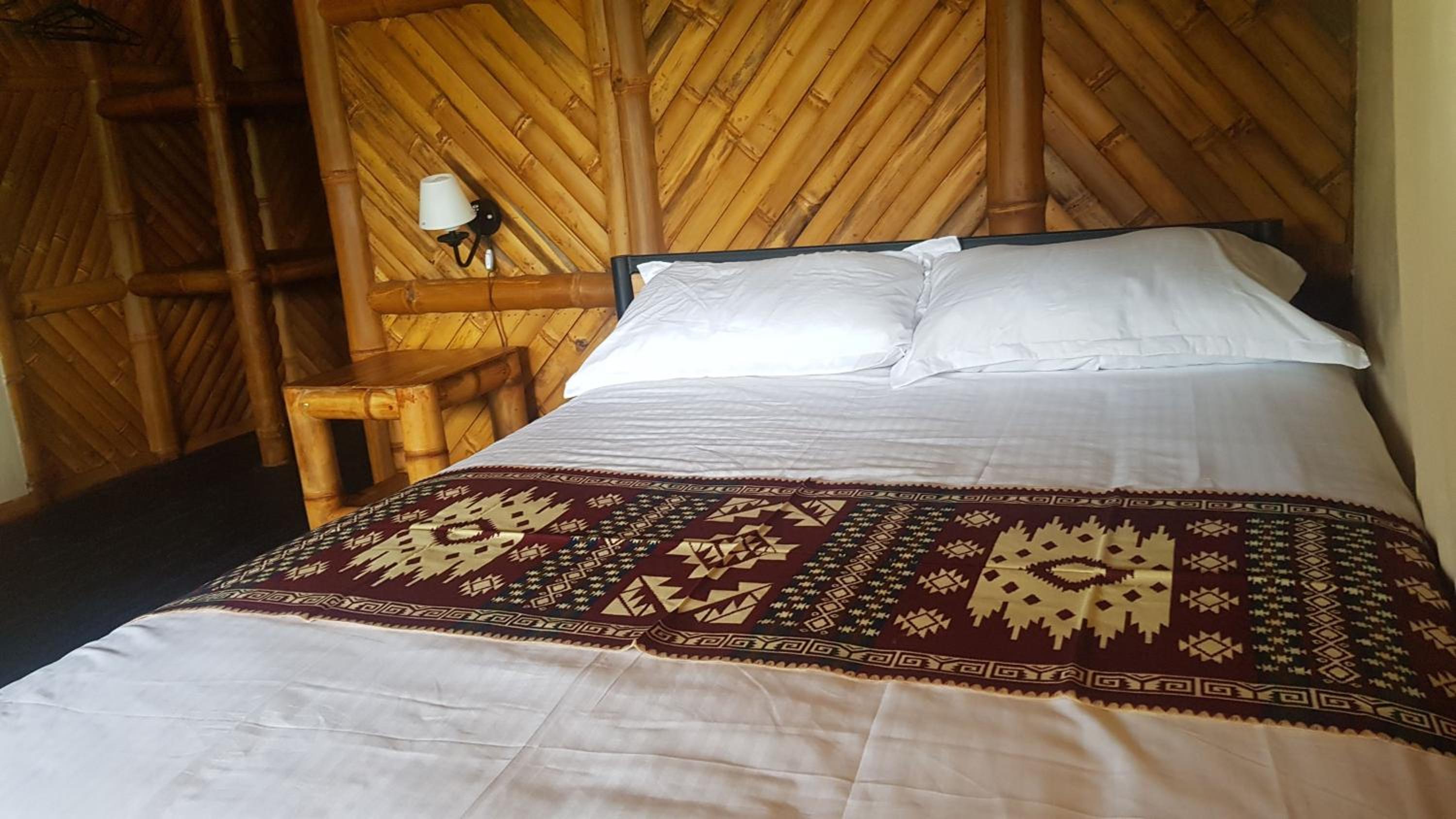GOLDEN TREE MINDO ECO-LODGE