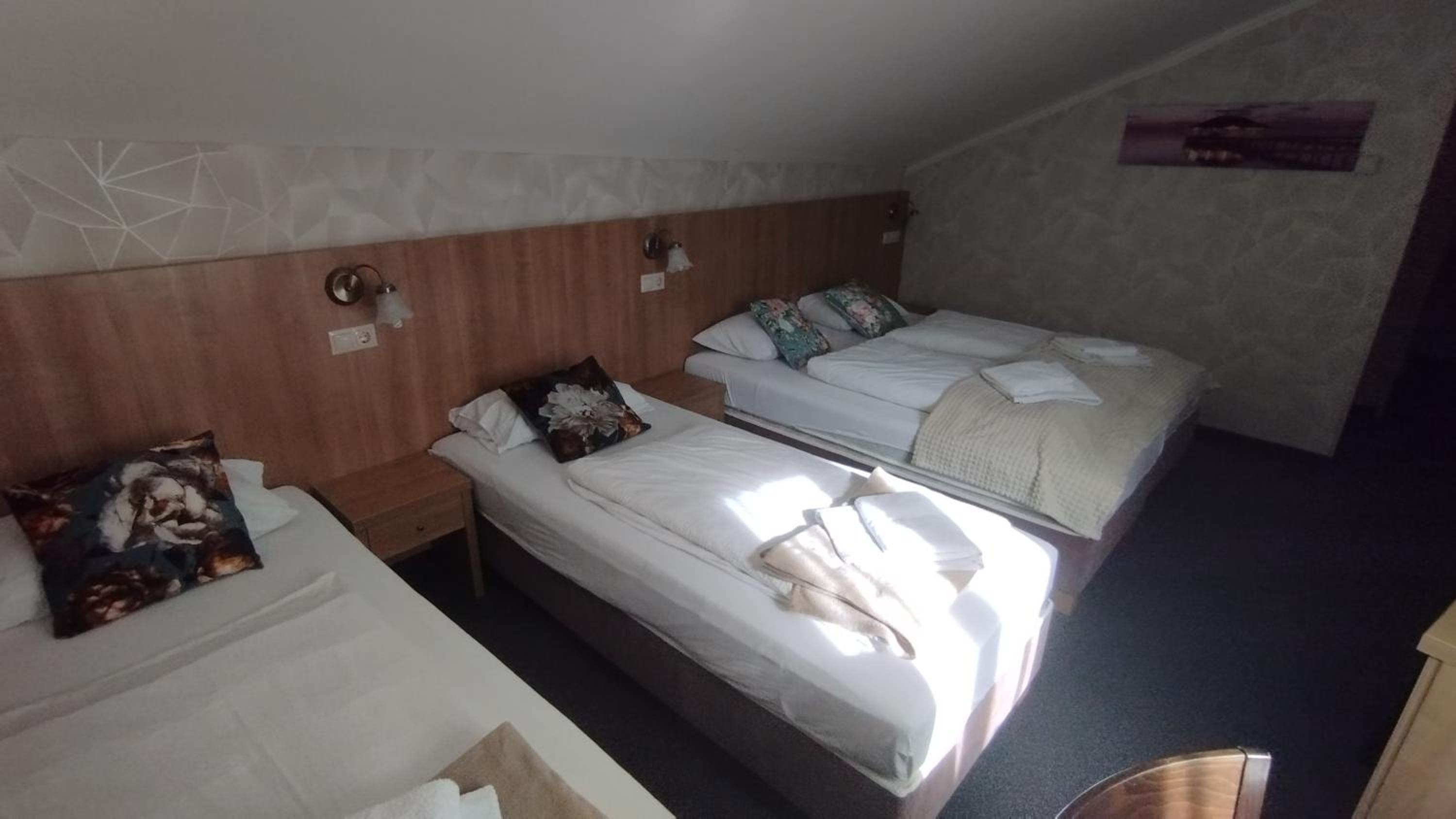 Jasmin Pension Central Location Shared Kitchen Pet Friendly