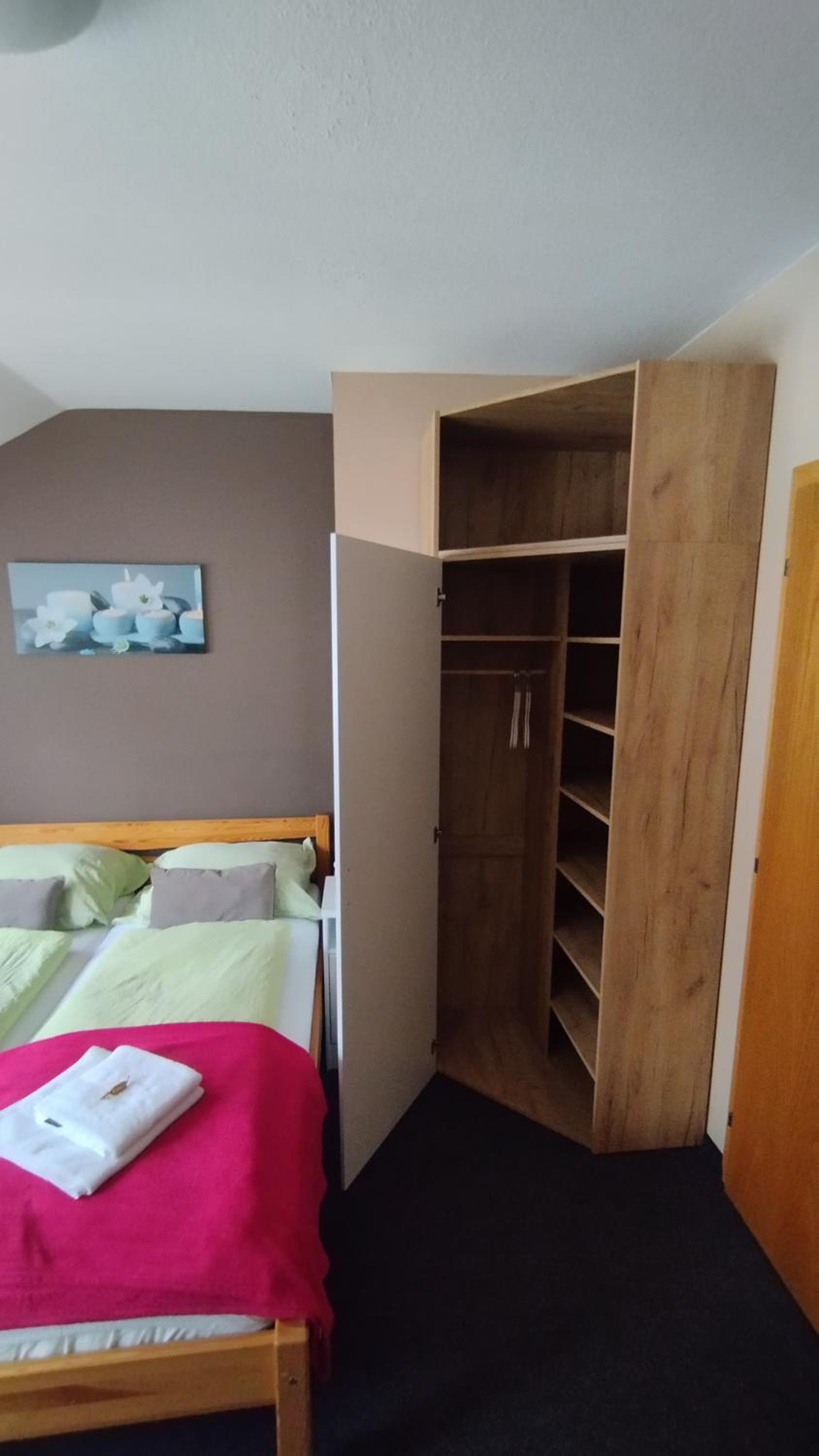 Jasmin Pension Central Location Shared Kitchen Pet Friendly