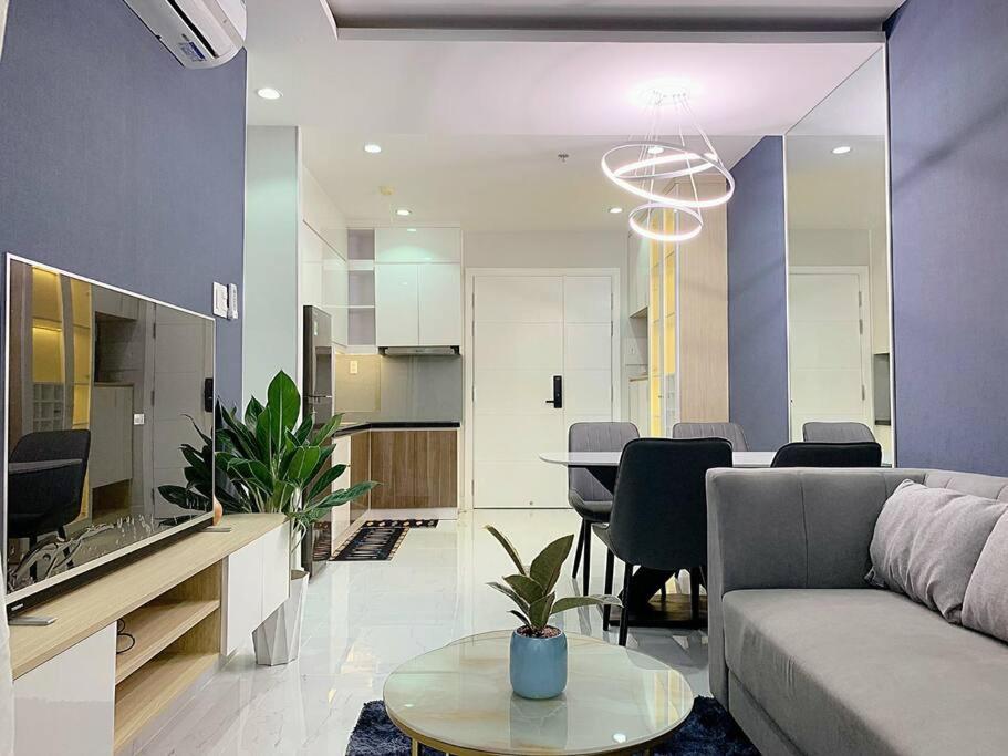 Hotel Terra royal Commercial center apartment - 2 BR - good price by YOLO HOME - Image 1