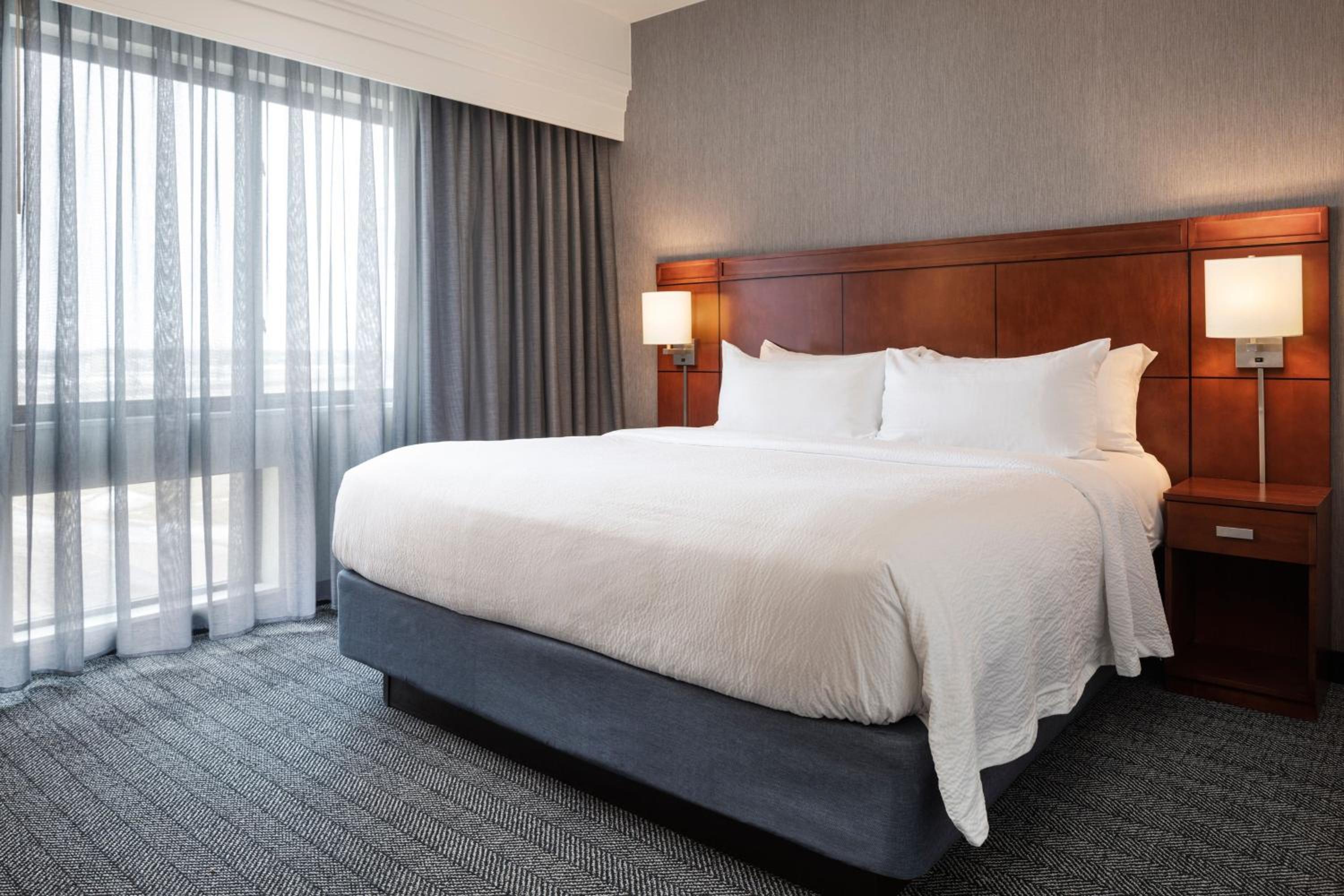 Courtyard Mankato Hotel & Event Center